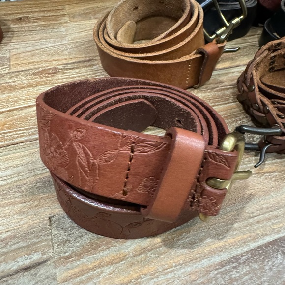 Bundle of Leather Belts: SIZE L - Picture 3 of 9